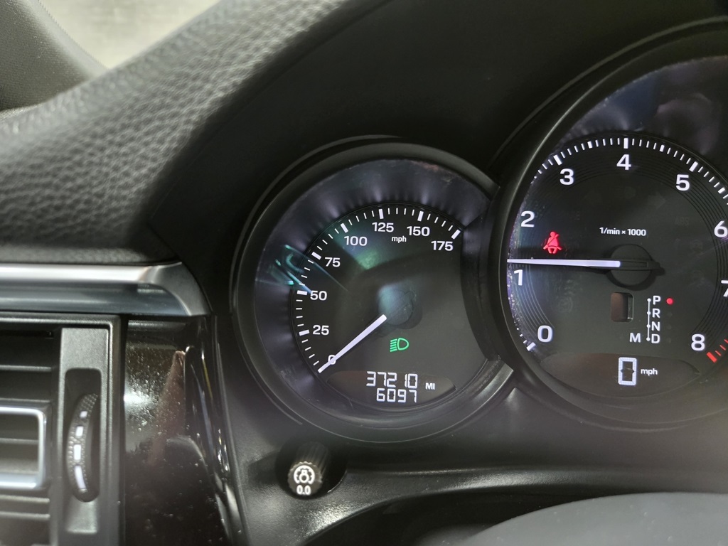 2022 Porsche Macan Base photo 19