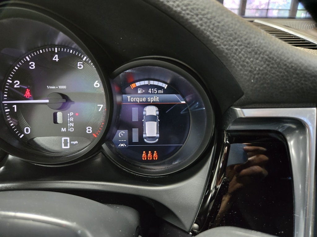 2022 Porsche Macan Base photo 20