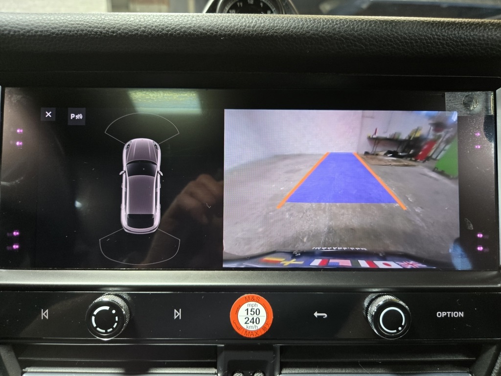 2022 Porsche Macan Base photo 25