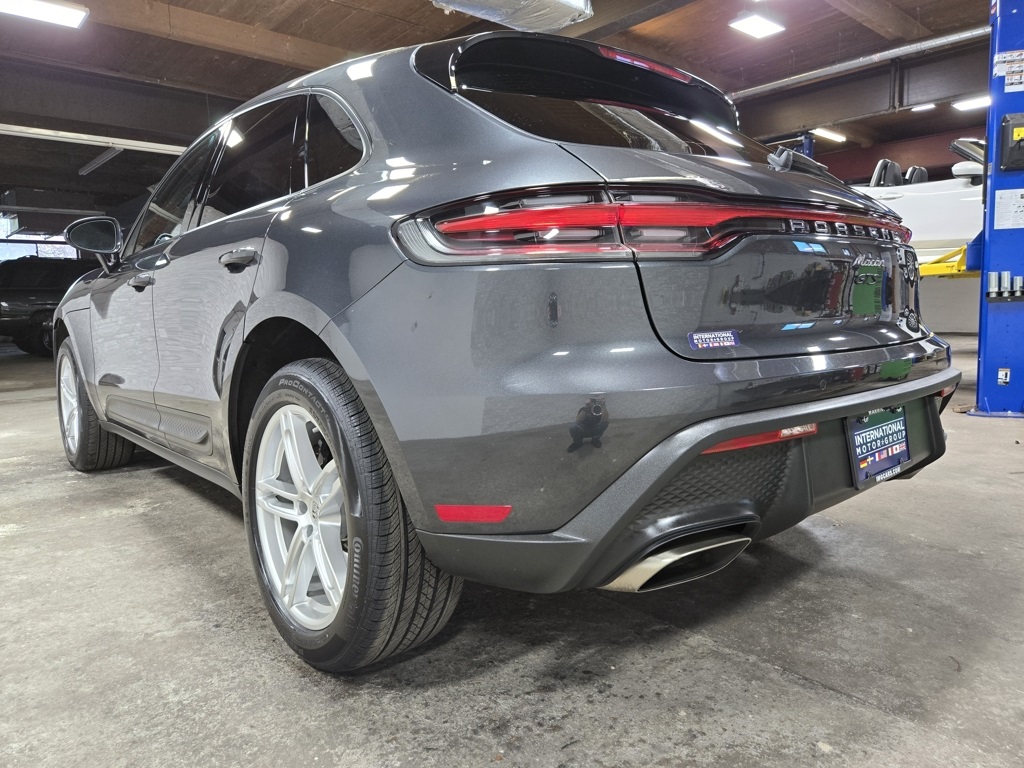 2022 Porsche Macan Base photo 40