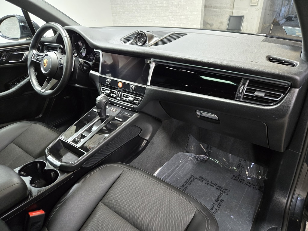 2022 Porsche Macan Base photo 54