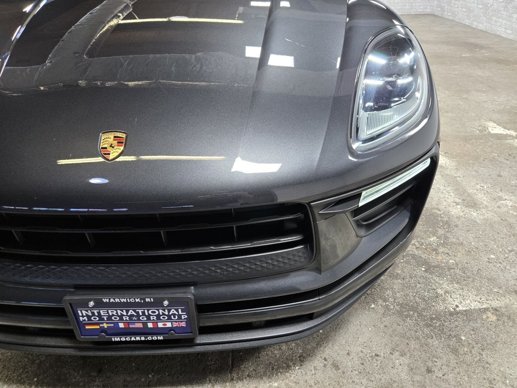 2022 Porsche Macan Base photo 6