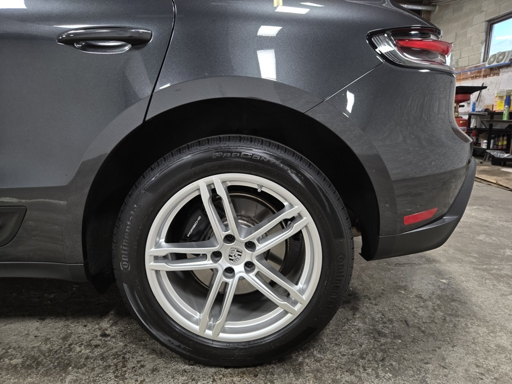 2022 Porsche Macan Base photo 58