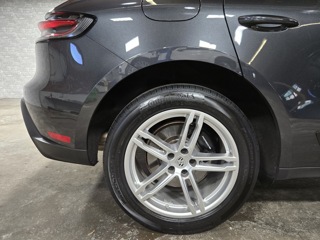 2022 Porsche Macan Base photo 59