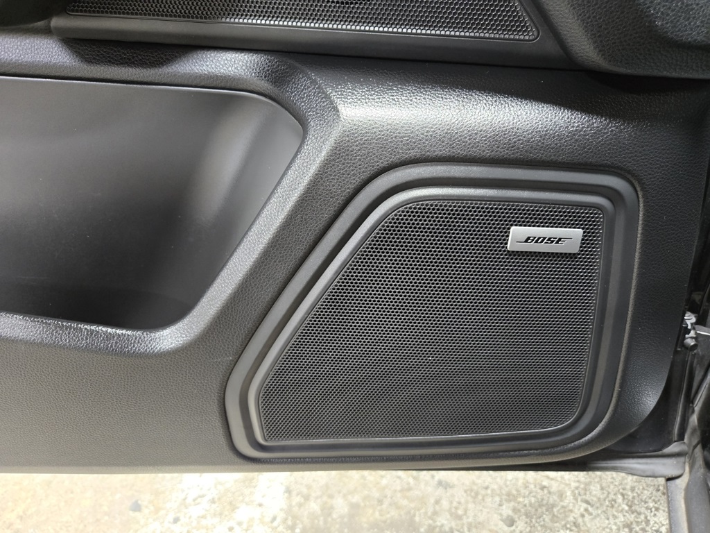 2022 Porsche Macan Base photo 8