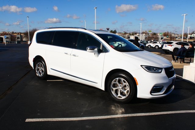used 2021 Chrysler Pacifica car, priced at $26,222