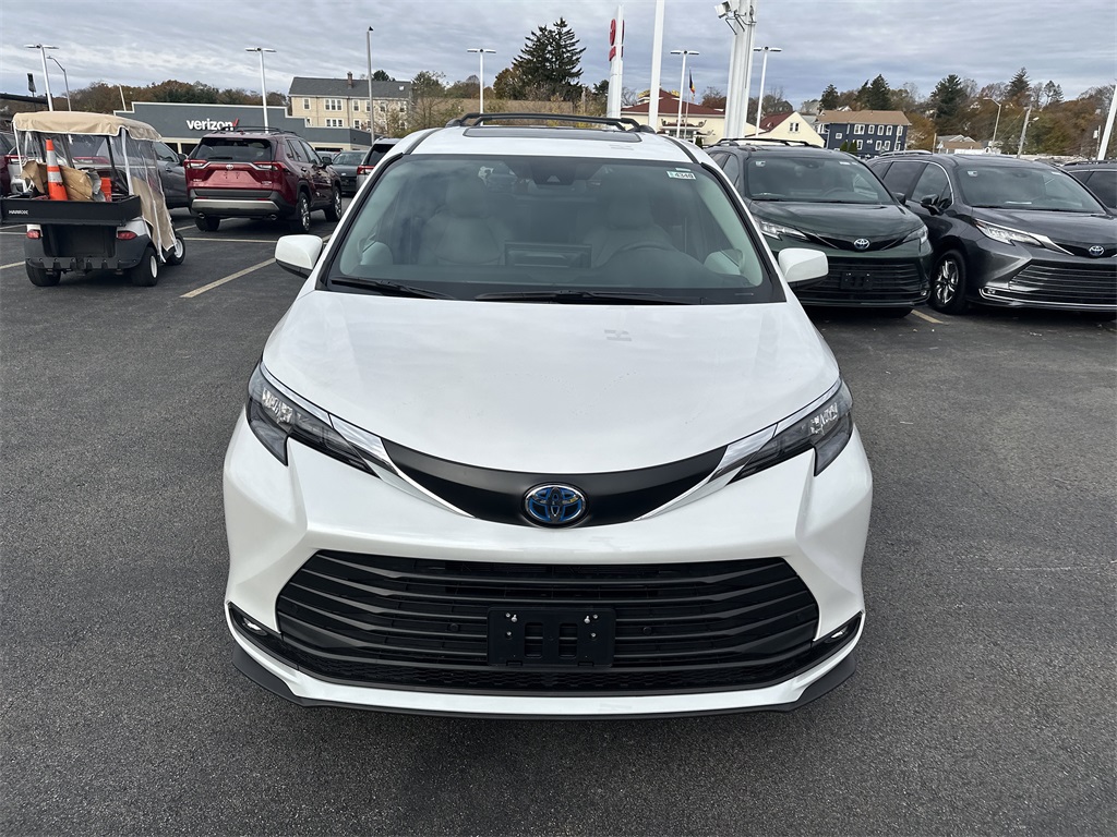 New 2025 Toyota Sienna Van
