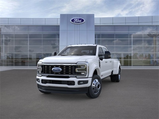 2025 Star White Metallic Tri-Coat Ford Super Duty F-450 DRW Platinum 4X4 Truck