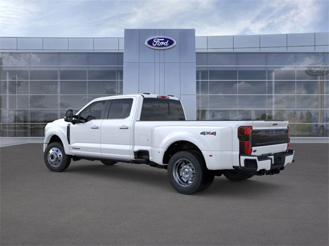 2025 Star White Metallic Tri-Coat Ford Super Duty F-450 DRW Platinum 4X4 Truck