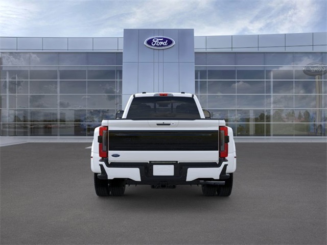 2025 Star White Metallic Tri-Coat Ford Super Duty F-450 DRW Platinum 4X4 Truck