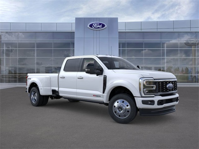 2025 Star White Metallic Tri-Coat Ford Super Duty F-450 DRW Platinum 4X4 Truck
