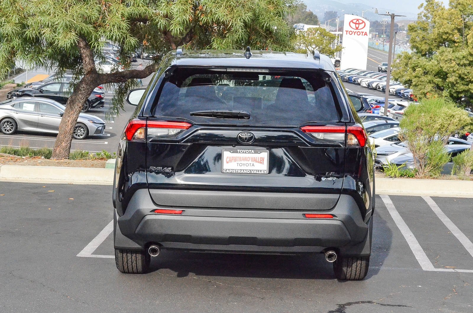 2025 Toyota RAV4 Hybrid LE photo 3