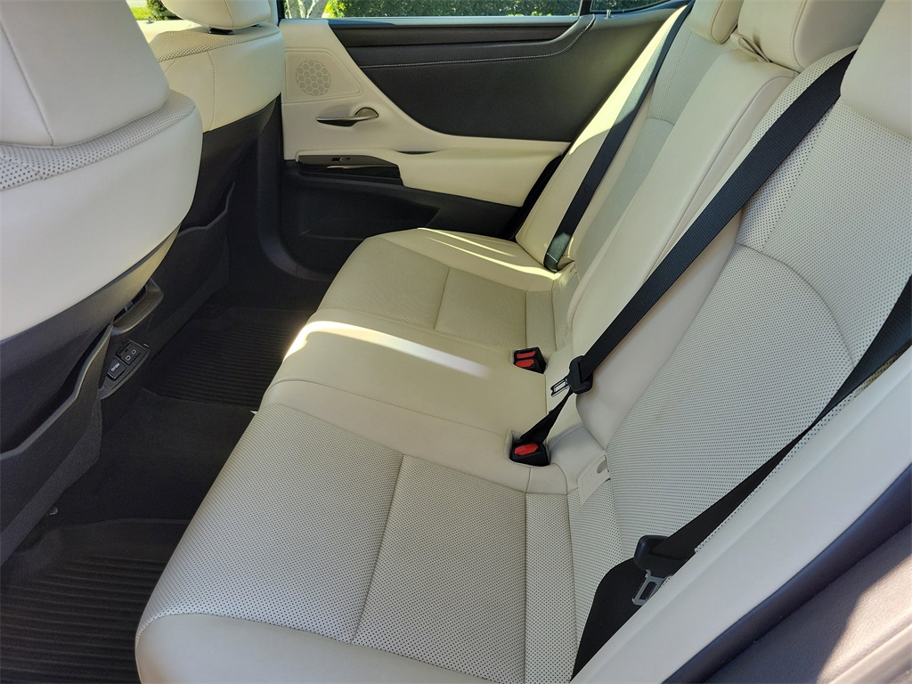 used 2022 Lexus ES car, priced at $32,998