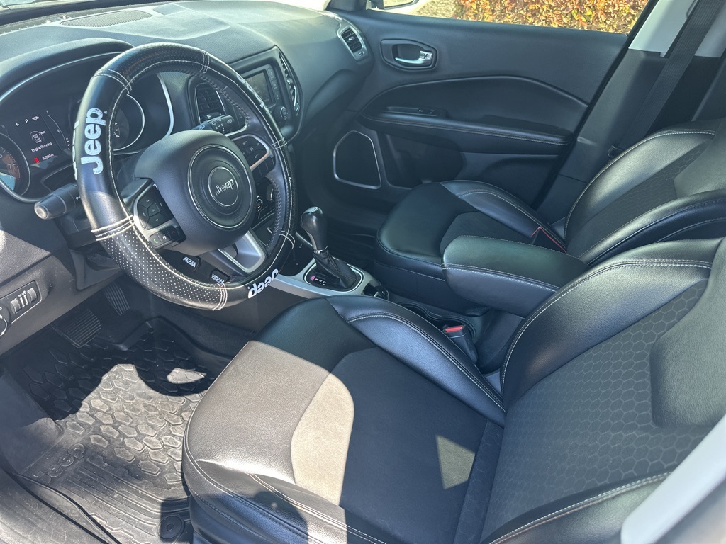 2018 Jeep Compass Latitude photo 2