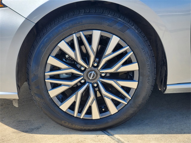 2024 Nissan Altima 2.5 SV photo 9