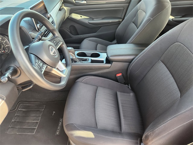 2024 Nissan Altima 2.5 SV photo 10