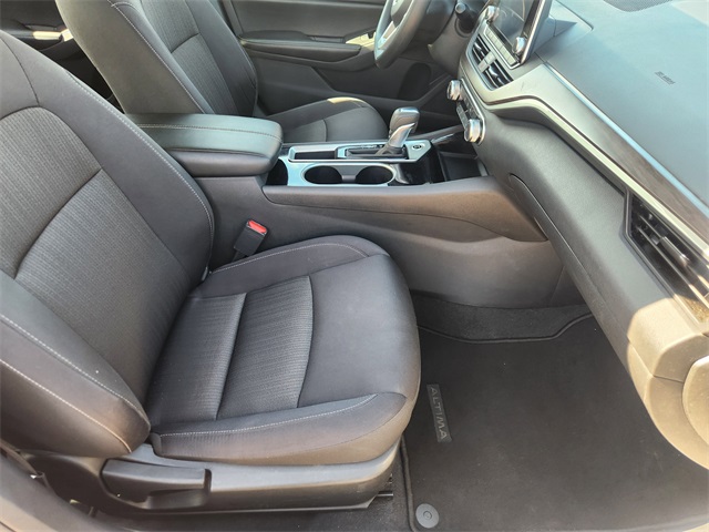 2024 Nissan Altima 2.5 SV photo 11