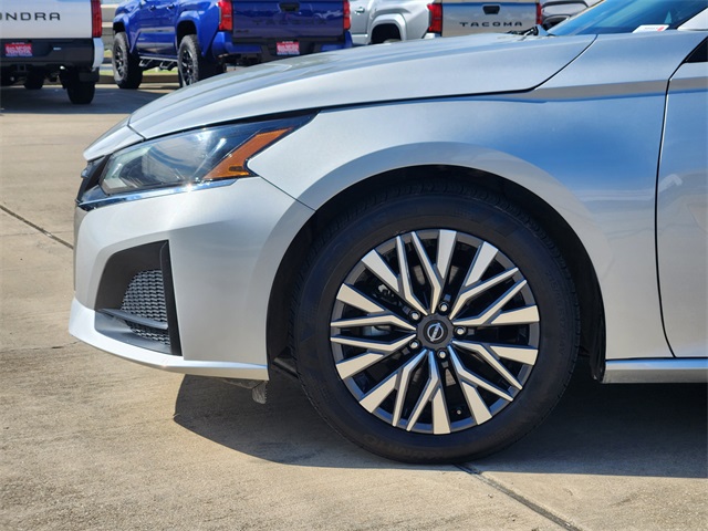 2024 Nissan Altima 2.5 SV photo 7