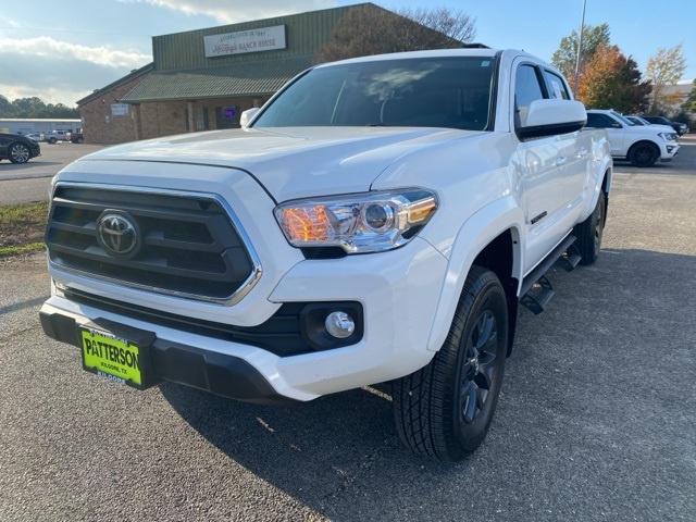 2023 Toyota Tacoma SR5's photo