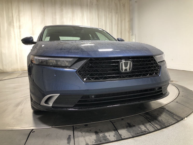 2025 Honda Accord Hybrid Touring photo 2