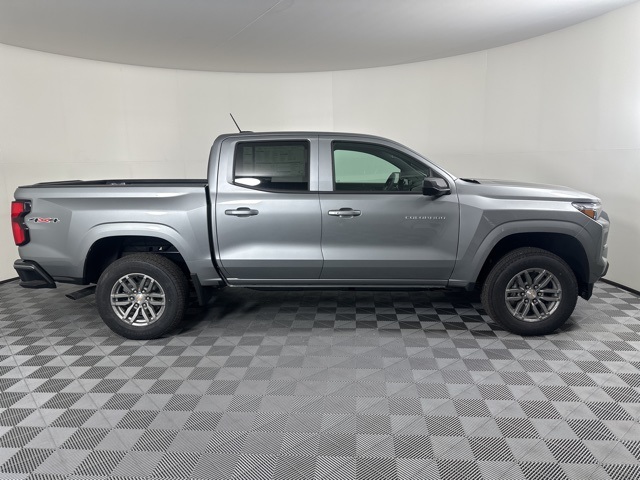 2026 Chevrolet Colorado LT photo 2