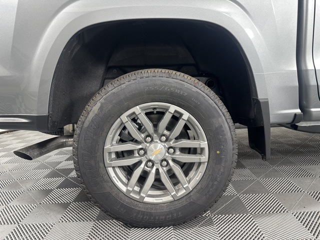 2026 Chevrolet Colorado LT photo 9