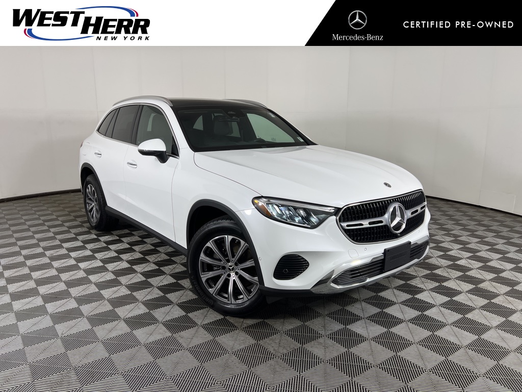 2025 Mercedes-Benz GLC Base's photo