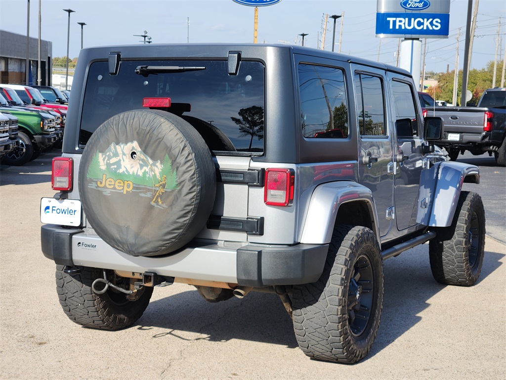2014 Jeep Wrangler Unlimited Sahara photo 4