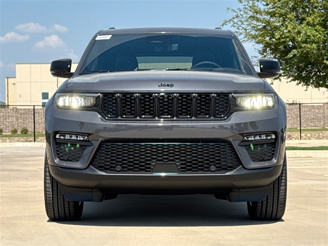 2025 Jeep Grand Cherokee Limited photo 3