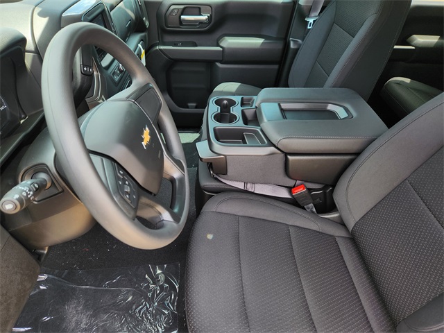 2025 Chevrolet Silverado 2500HD Custom photo 10