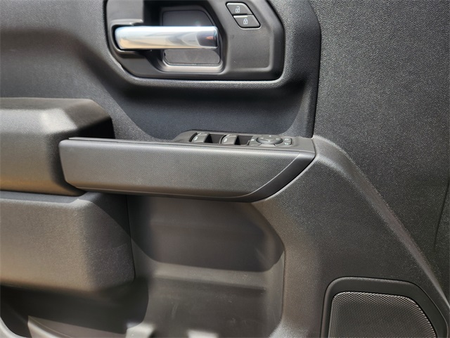 2025 Chevrolet Silverado 2500HD Custom photo 16