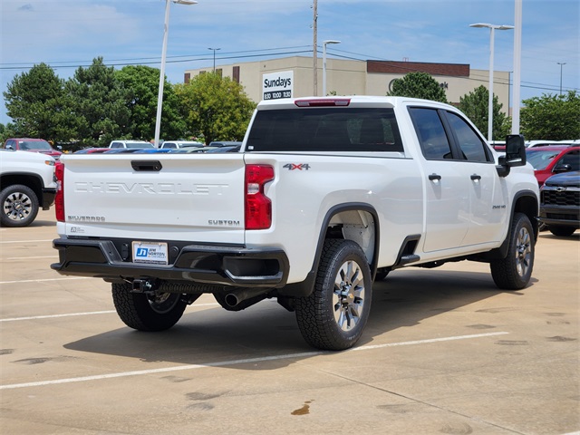 2025 Chevrolet Silverado 2500HD Custom photo 3