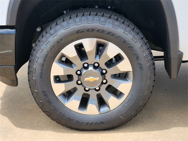 2025 Chevrolet Silverado 2500HD Custom photo 9