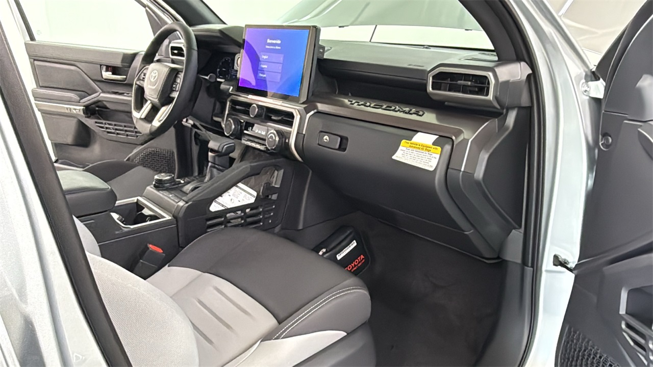 2025 Toyota Tacoma TRD Off-Road Double Cab photo 16
