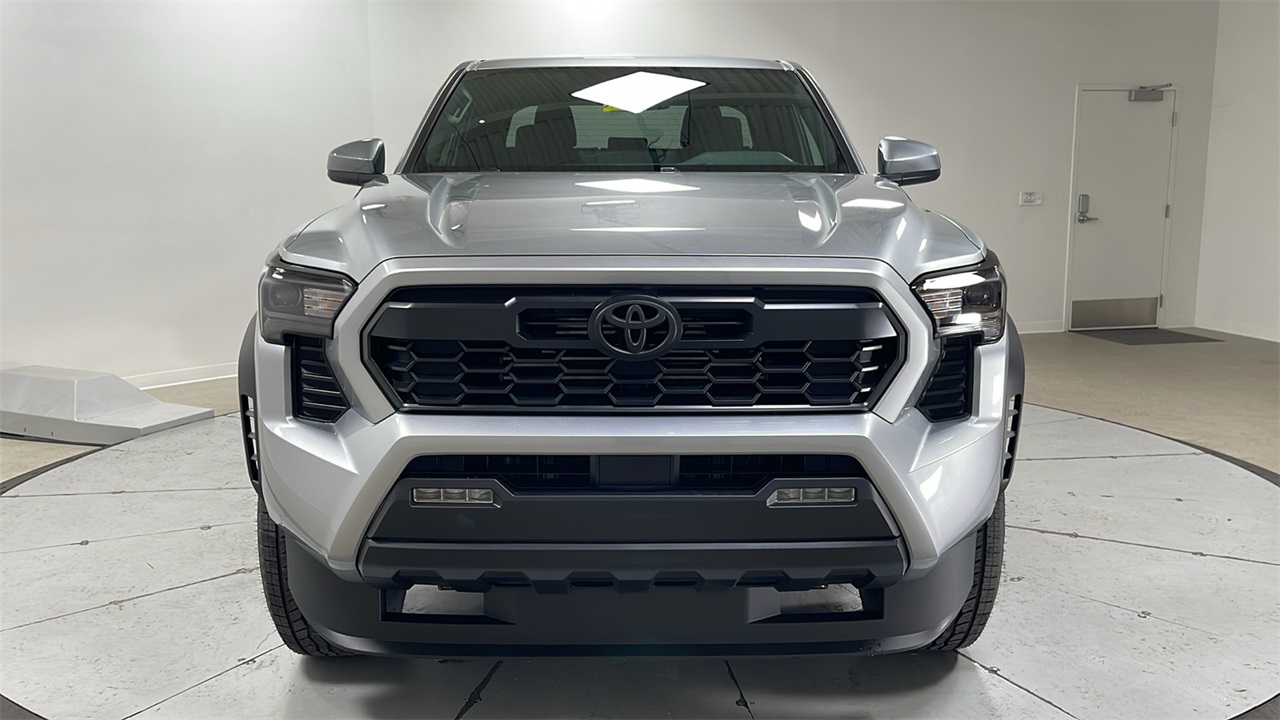 2025 Toyota Tacoma TRD Off-Road Double Cab photo 2
