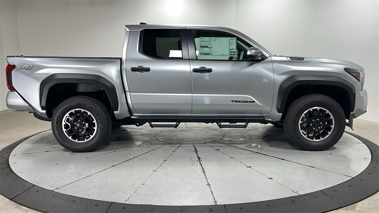 2025 Toyota Tacoma TRD Off-Road Double Cab photo 6