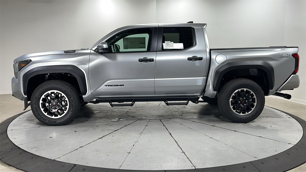 2025 Toyota Tacoma TRD Off-Road Double Cab photo 8