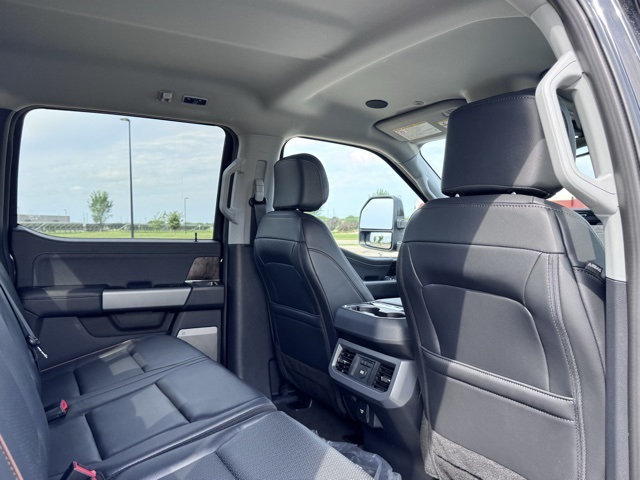 2025 Ford F-350 Super Duty Lariat