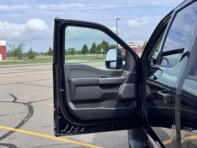 2025 Ford F-350 Super Duty Lariat