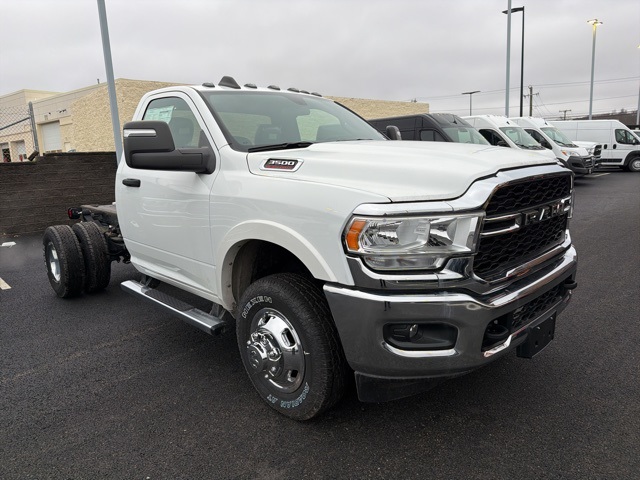 2024 RAM Ram 3500 Chassis Cab Tradesman's photo