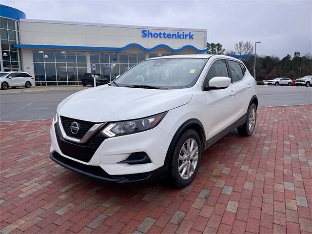 2021 Nissan Rogue Sport S's photo