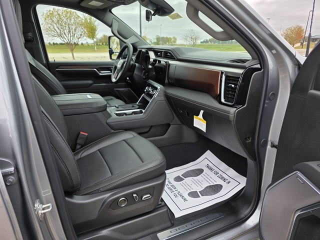 2026 GMC Sierra 3500HD Crew Cab, Long Bed, Denali, 4WD