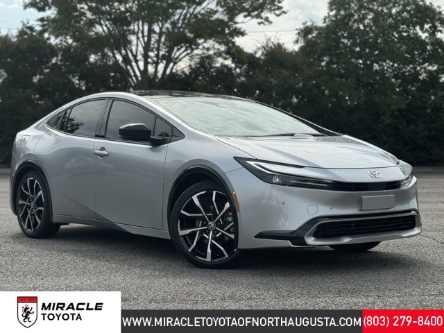 2025 Toyota Prius XSE Premium's photo
