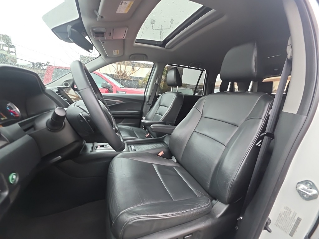 used 2022 Honda Pilot car, priced at $23,895