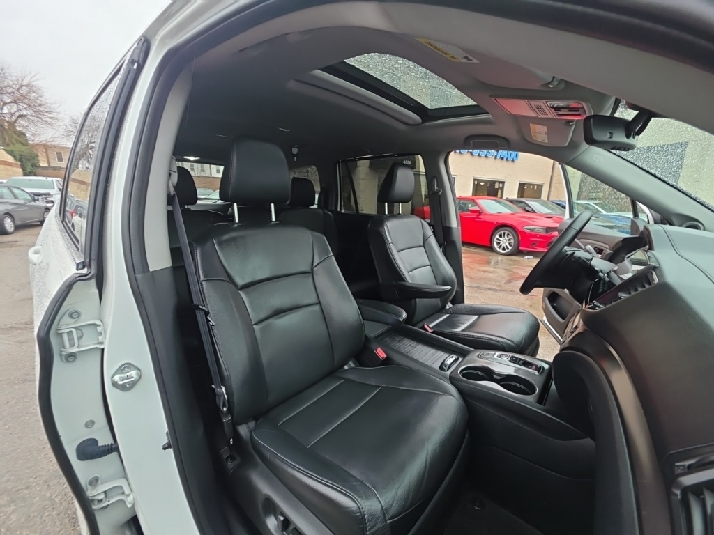 used 2022 Honda Pilot car, priced at $23,895