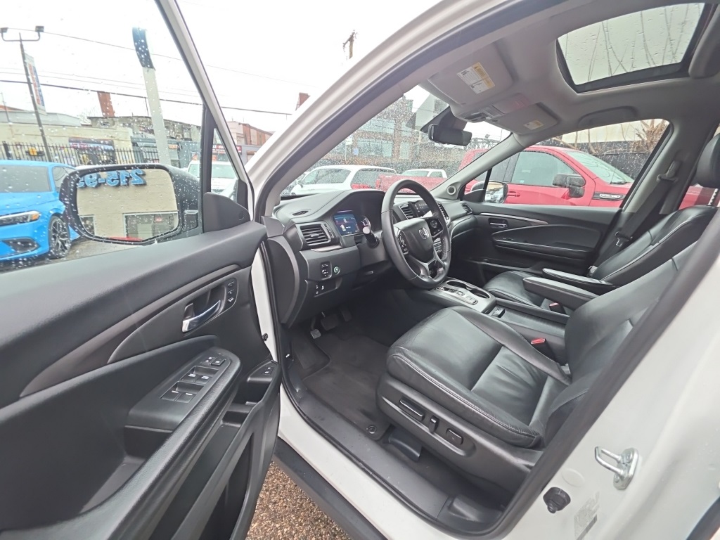 used 2022 Honda Pilot car, priced at $23,895