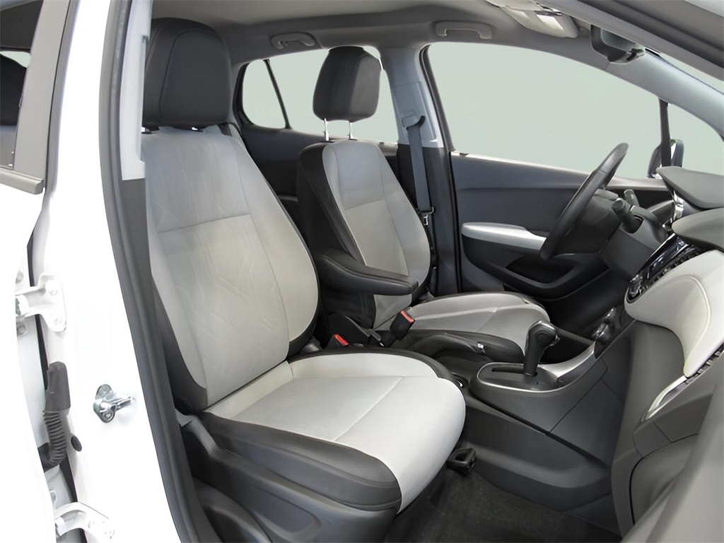 2022 Chevrolet Trax LT photo 6