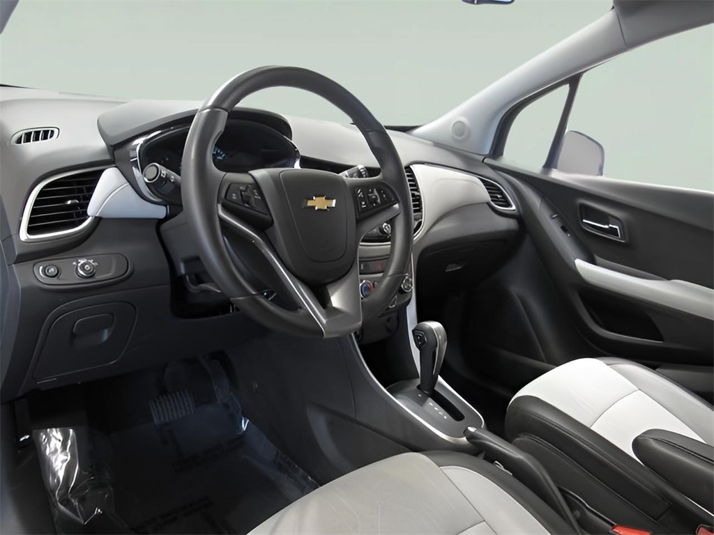 2022 Chevrolet Trax LT photo 13
