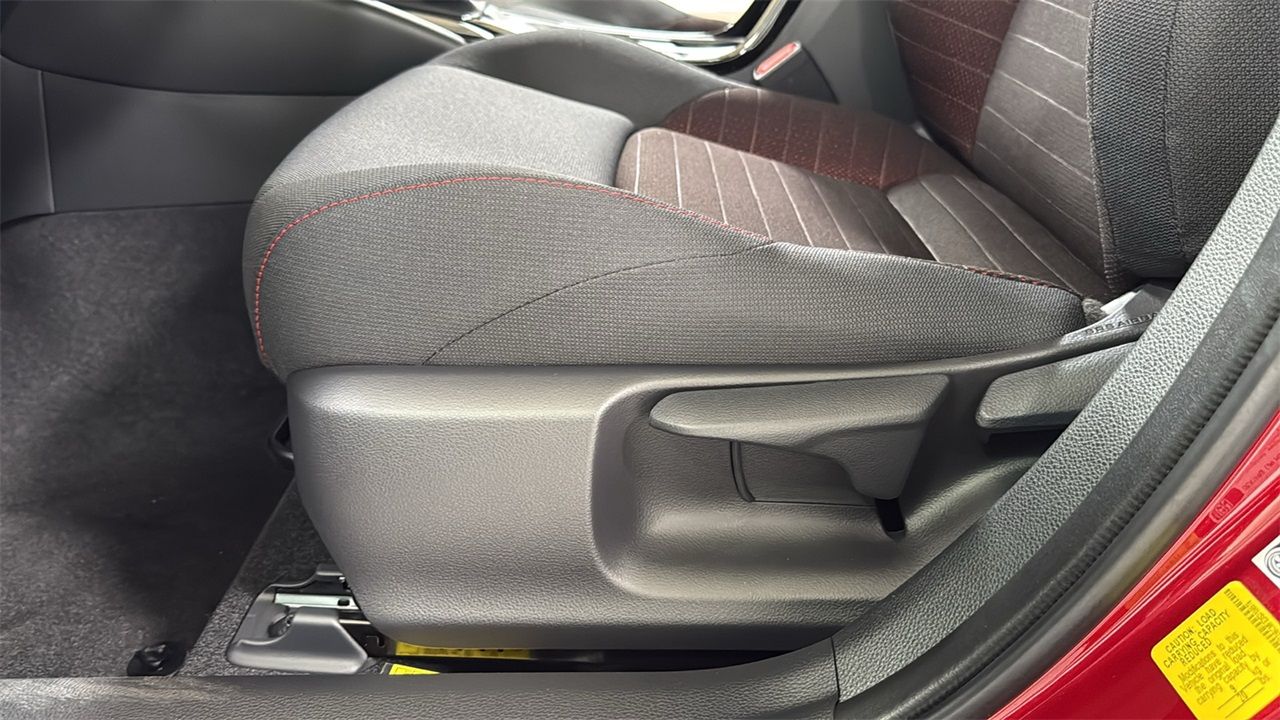 2025 Toyota Corolla Hybrid SE photo 13