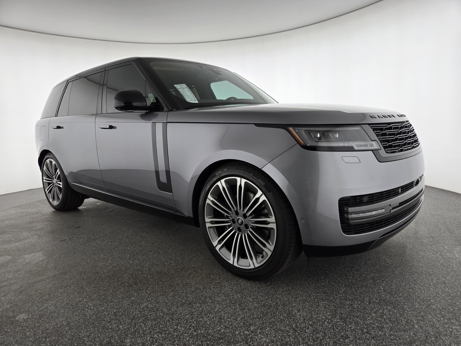 2025 Land Rover Range Rover SE photo 15